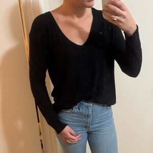 Black V-Neck Long Sleeve Top